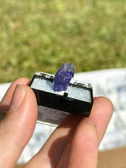 10ct. TANZANITE