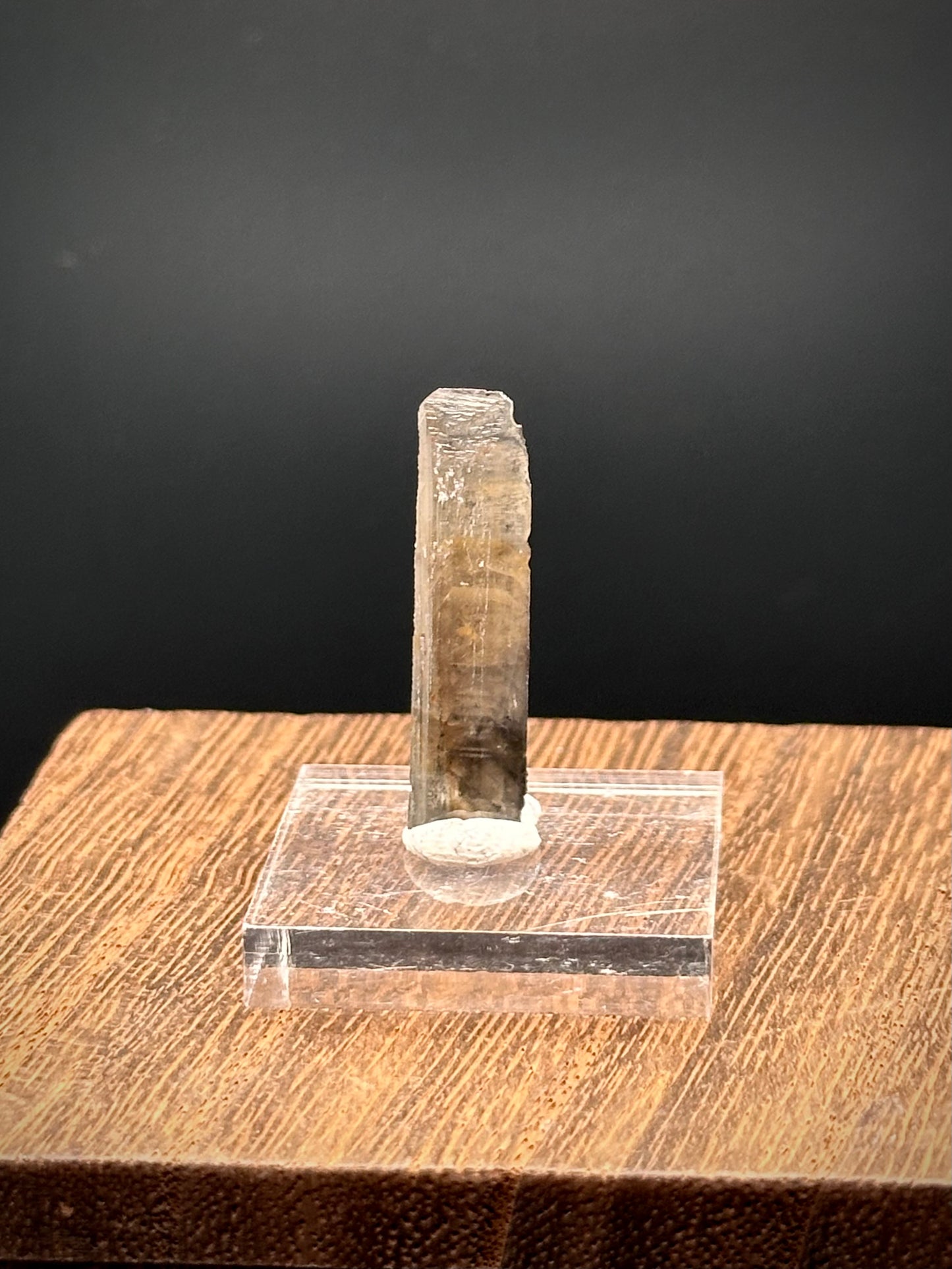 2.57g CERUSSITE