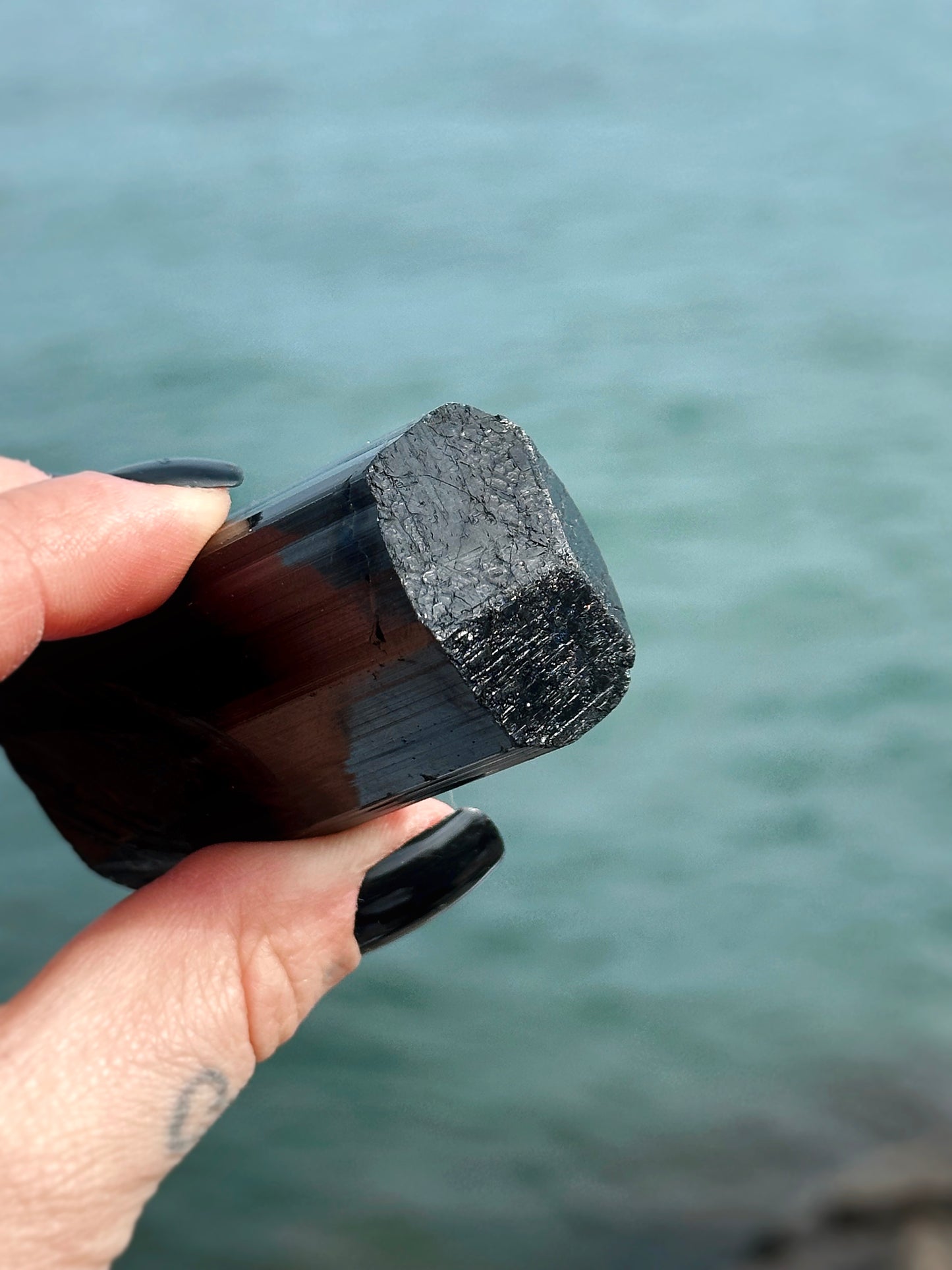 114g. BLACK SCHORL