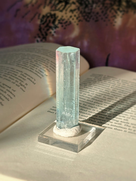 23g. AQUAMARINE w/ BLACK SCHORL